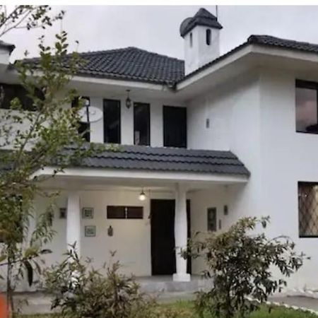 Hosteria La Gaviota Bed & Breakfast Riobamba Bagian luar foto
