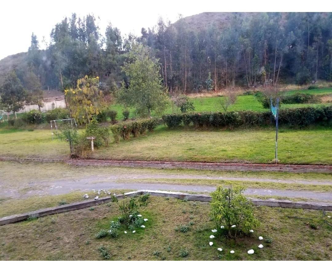 Hosteria La Gaviota Bed & Breakfast Riobamba Bagian luar foto
